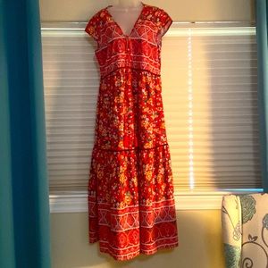 Pretty red print dress.